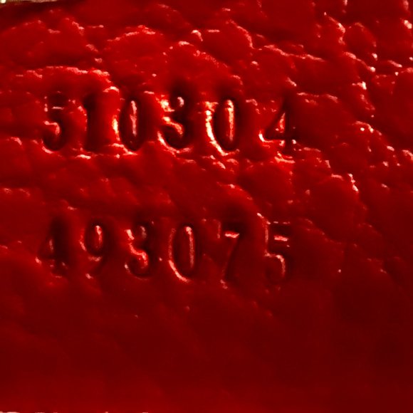 Gucci Interlocking Chain Shoulder Bag - Picture 10 of 10